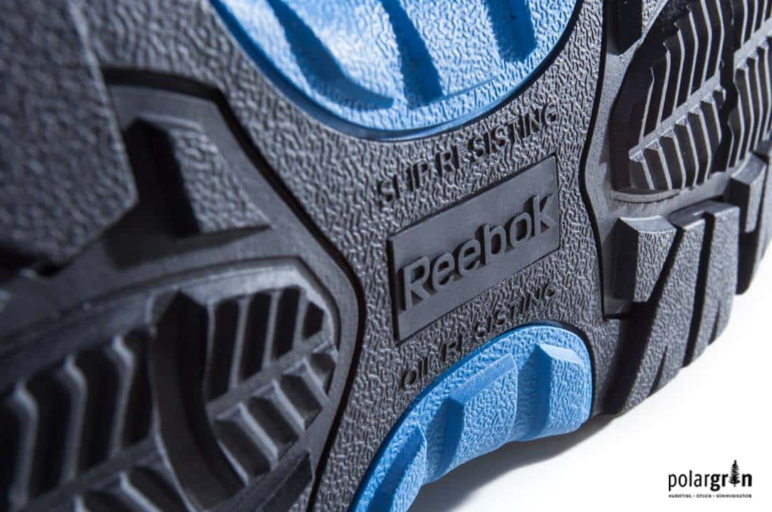 Nahaufnahme der Sohle eines Reebok-Schuhs