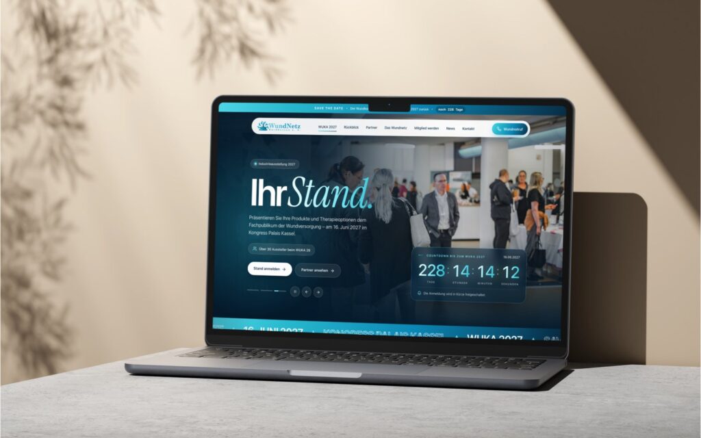 Wundnetz Nordhessen e.V. — Relaunch: die Website auf einem Bildschirm am Arbeitsplatz
